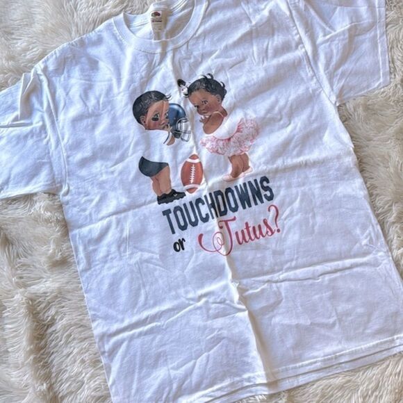 Touchdowns or Tutus Fruit Of The Loom Cotton Tee Tshirt Graphic Size Large - Picture 2 of 4